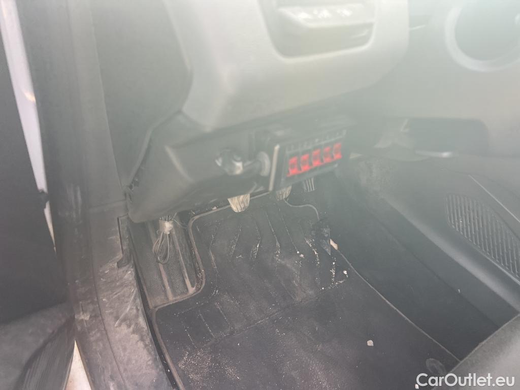  Renault  Clio RENAULT  / 2019 / 5P / berlina con portón Business Blue dCi 63 kW (85CV) #28