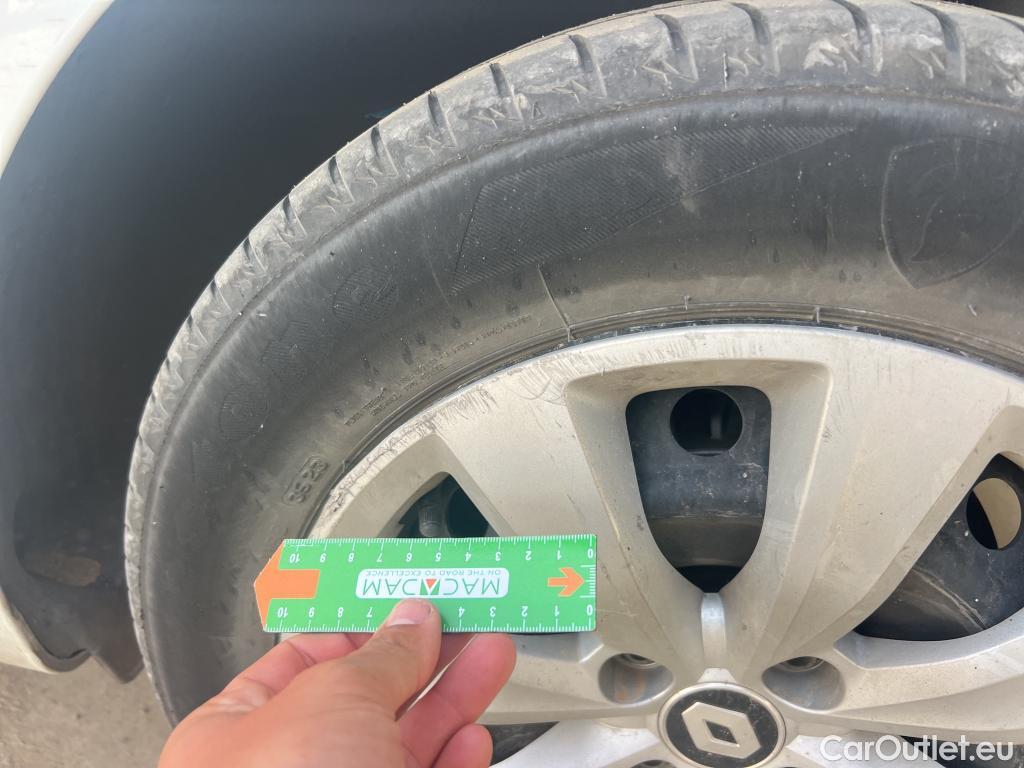  Renault  Clio RENAULT  / 2019 / 5P / berlina con portón Business Blue dCi 63 kW (85CV) #20