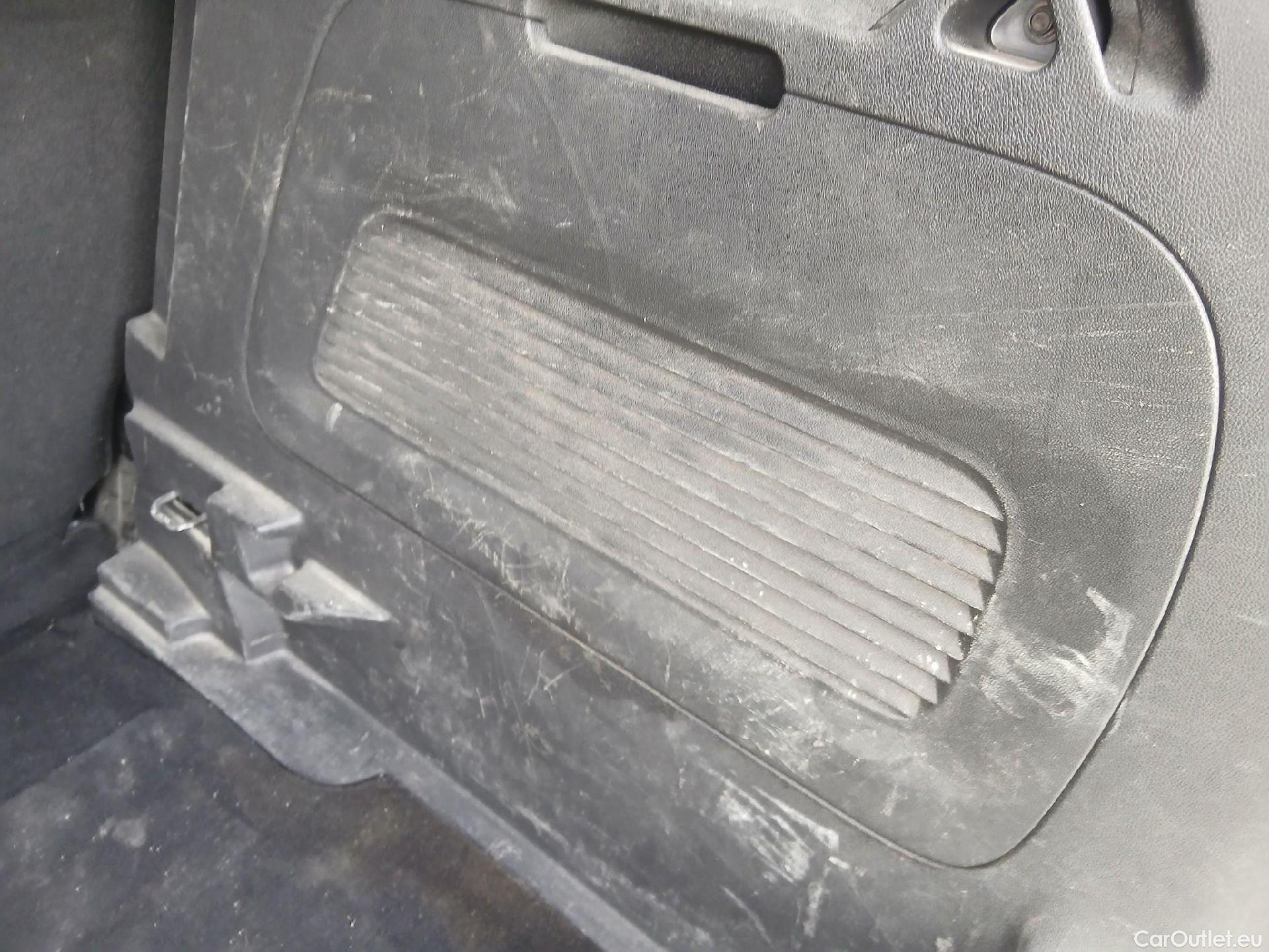  Opel  Crossland OPEL  X / 2017 / 5P / todoterreno 1.2 OPEL 2020 S&S 81kW (110CV) TRACC DELANTERA(CX) #42