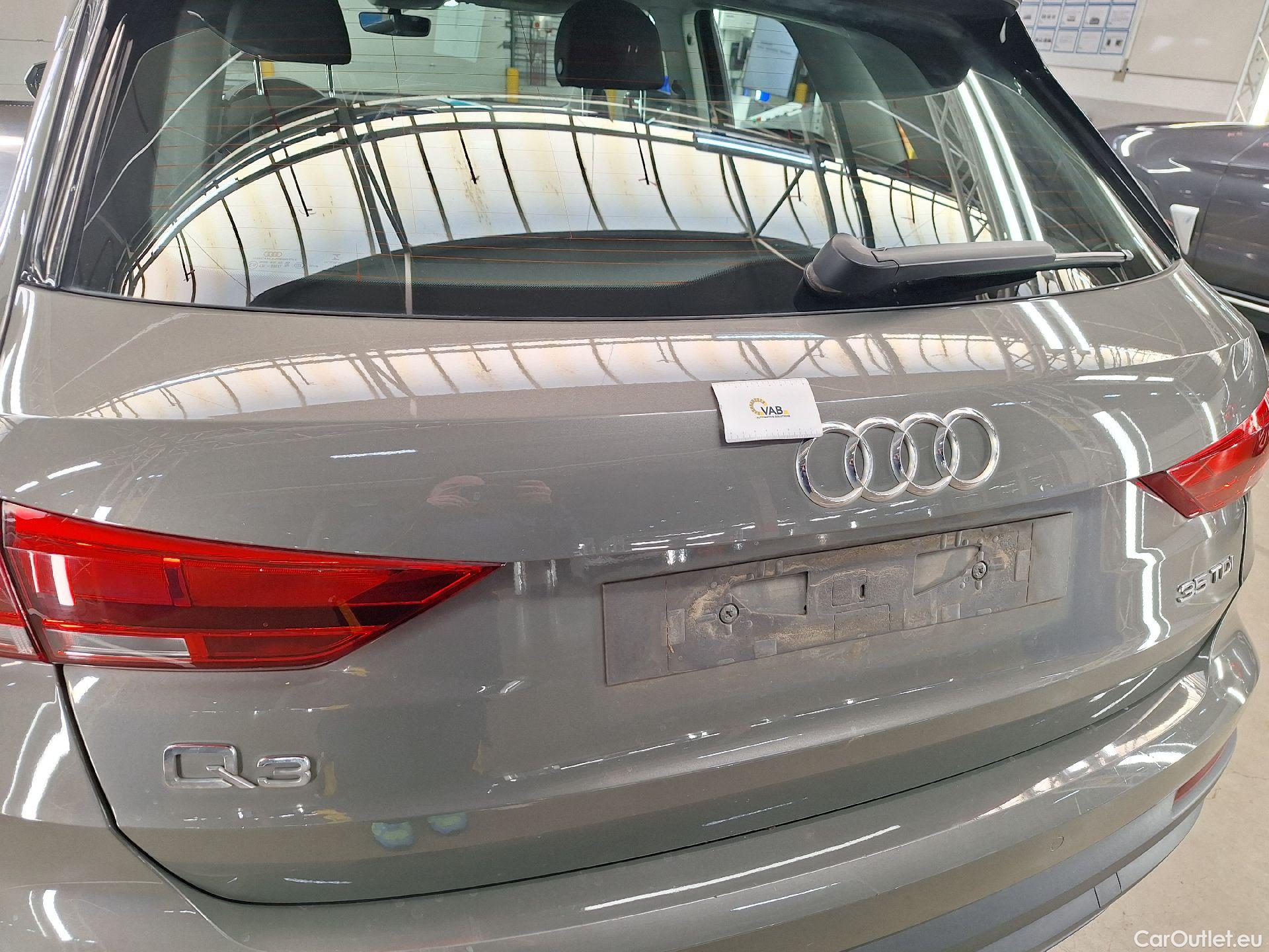  Audi  Q3 Audi,  '18, Audi  35 TDI S Tronic Business Edition 5d #45