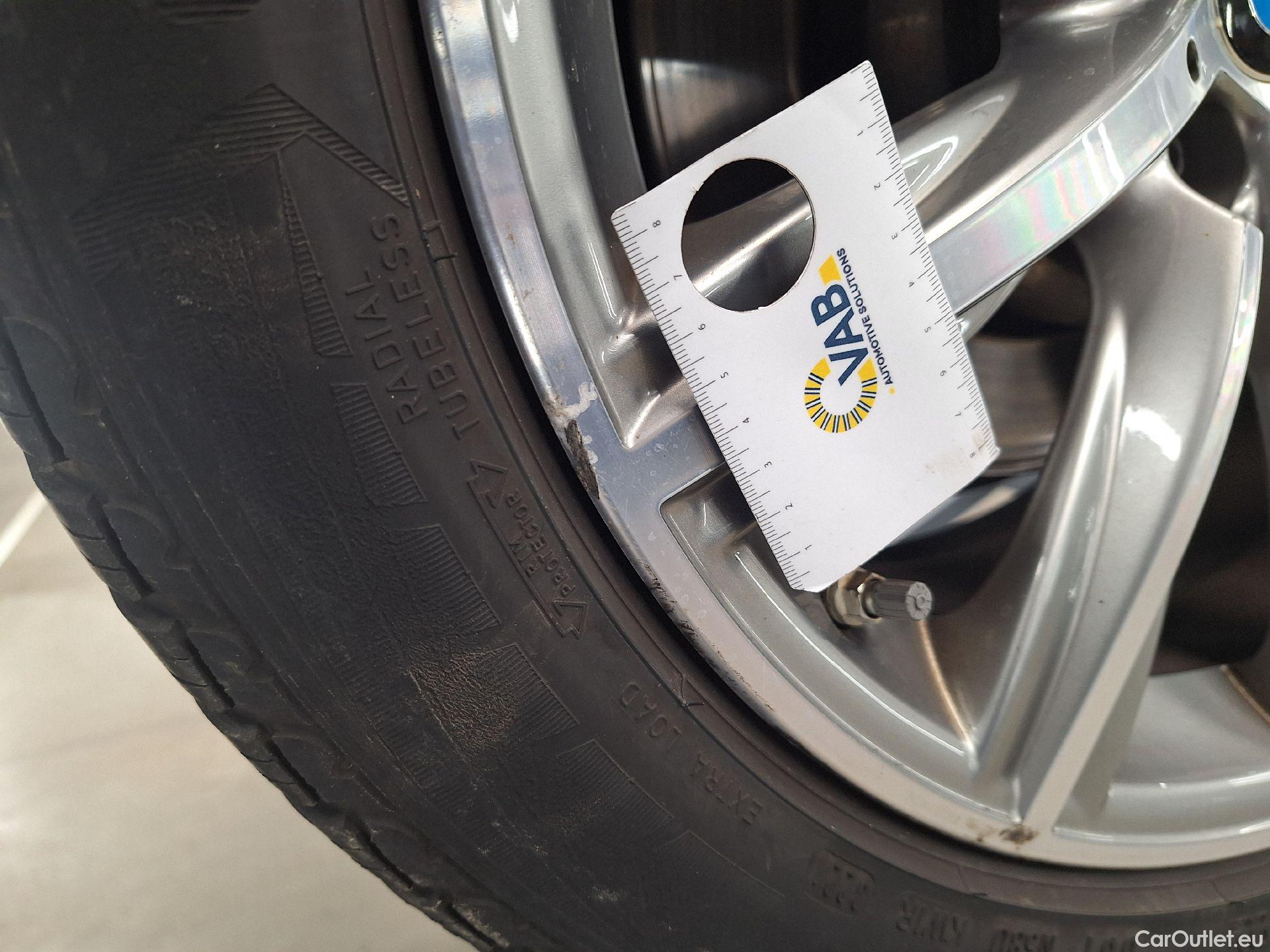  Bmw  Serie 5 BMW, 5-serie To FL'20, BMW 5 Reeks Touring 520d Aut. (120 kW) 5d #24