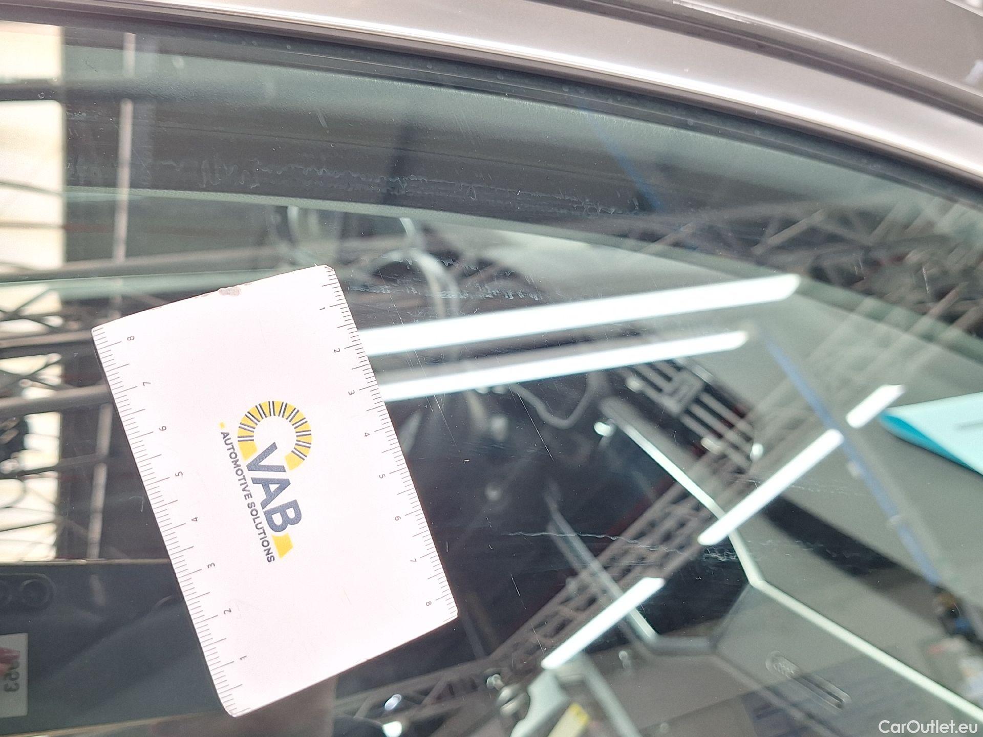  Audi  Q3 Audi,  '18, Audi  35 TDI S Tronic Business Edition 5d #52