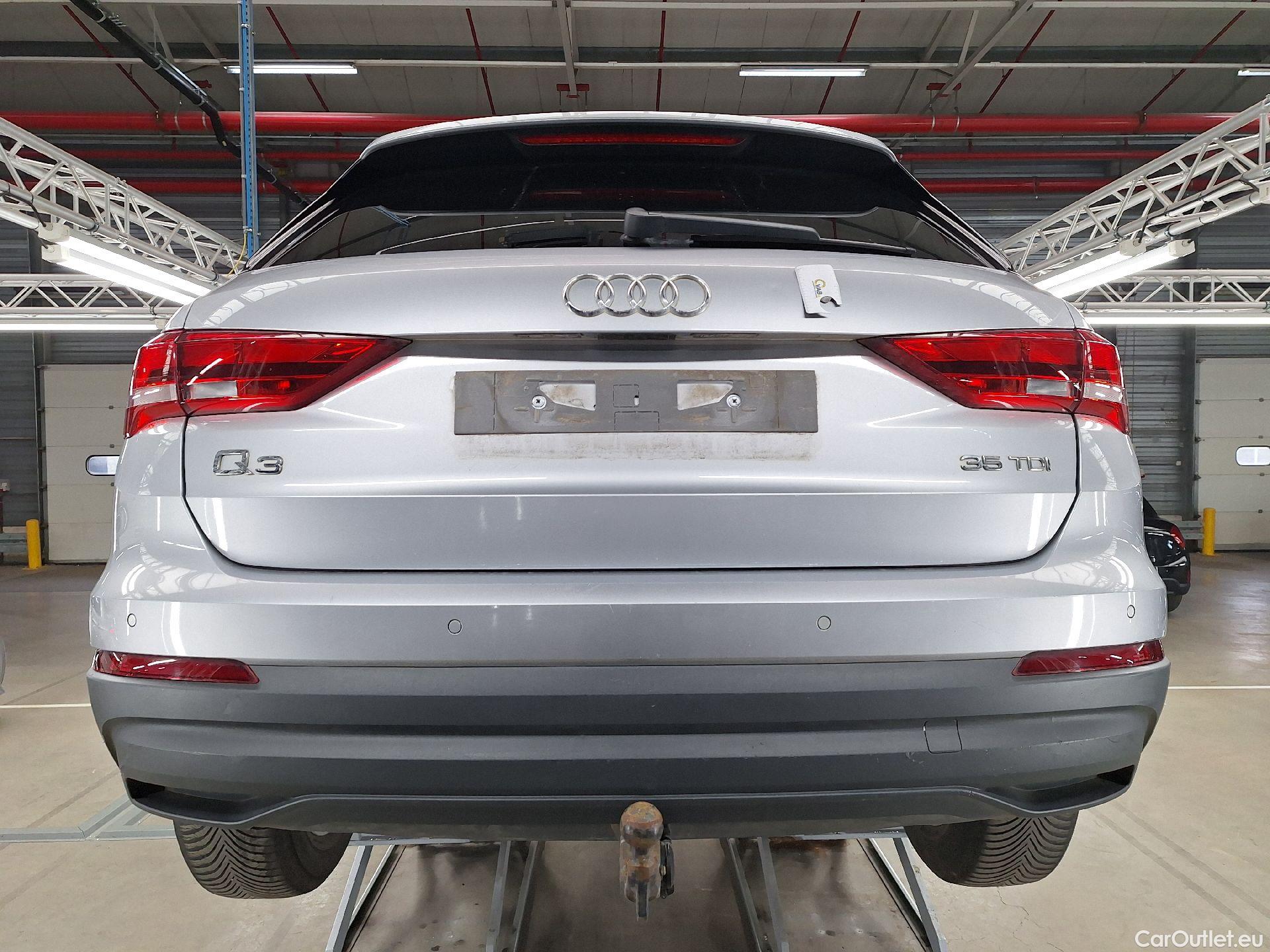  Audi  Q3 Audi,  '18, Audi  35 TDI S Tronic Business Edition 5d #12