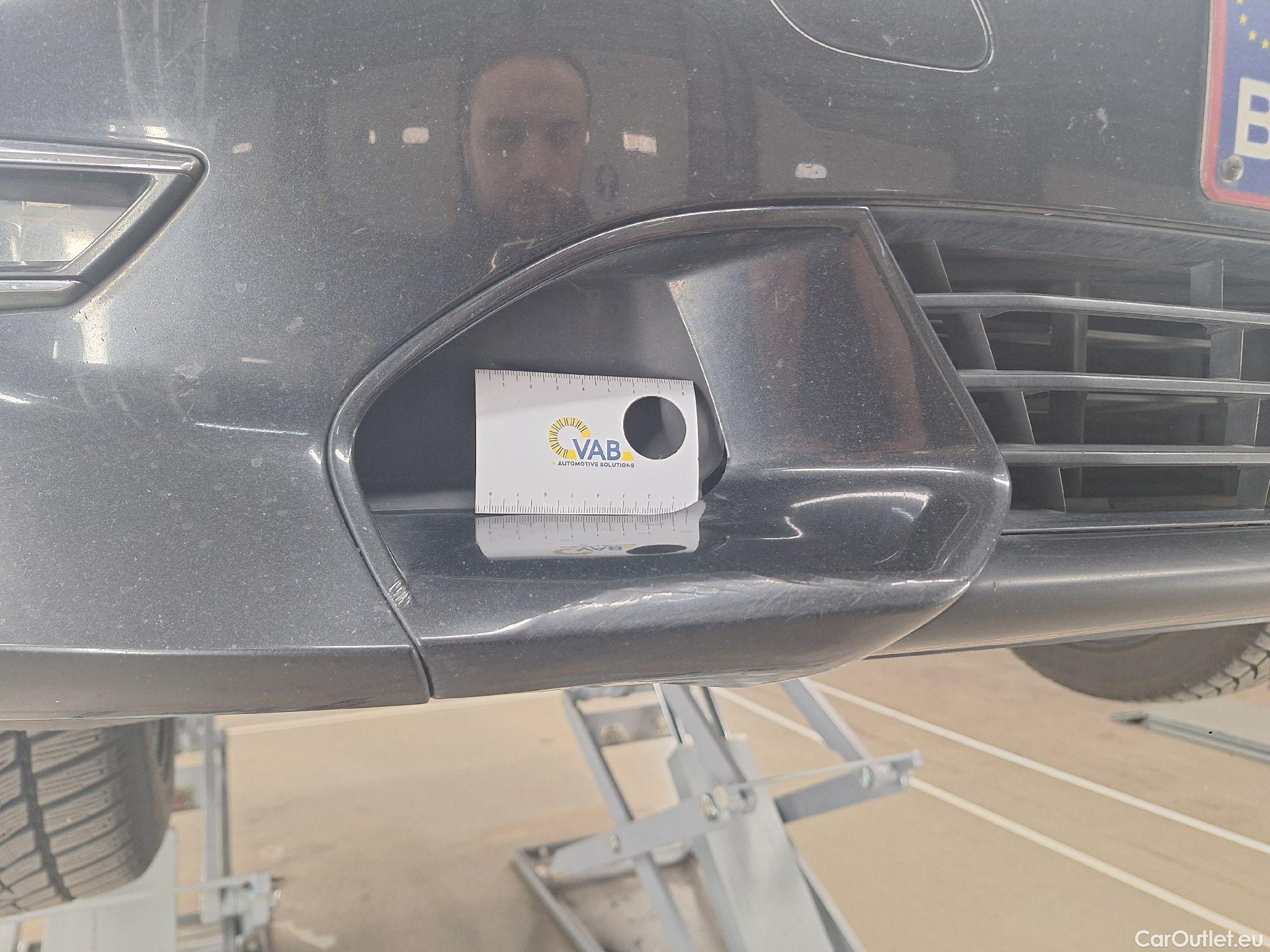  Bmw  Serie 3 BMW, 3-serie '18, BMW 3 Reeks Berline 318dA (110 kW) 4d #35