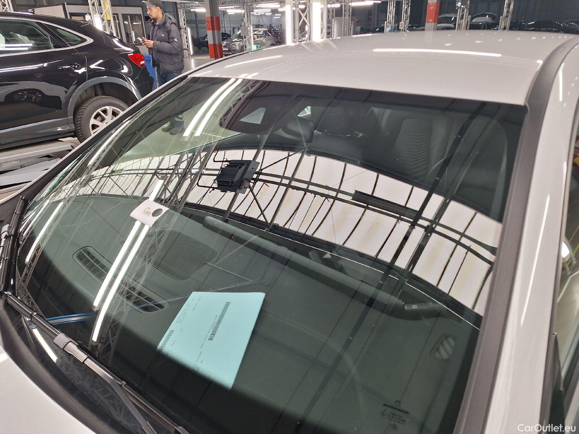  Mercedes  A-Klasse Mercedes, A-Class Berline '18, Mercedes-Benz  Limousine A 180 d DCT Busin #3