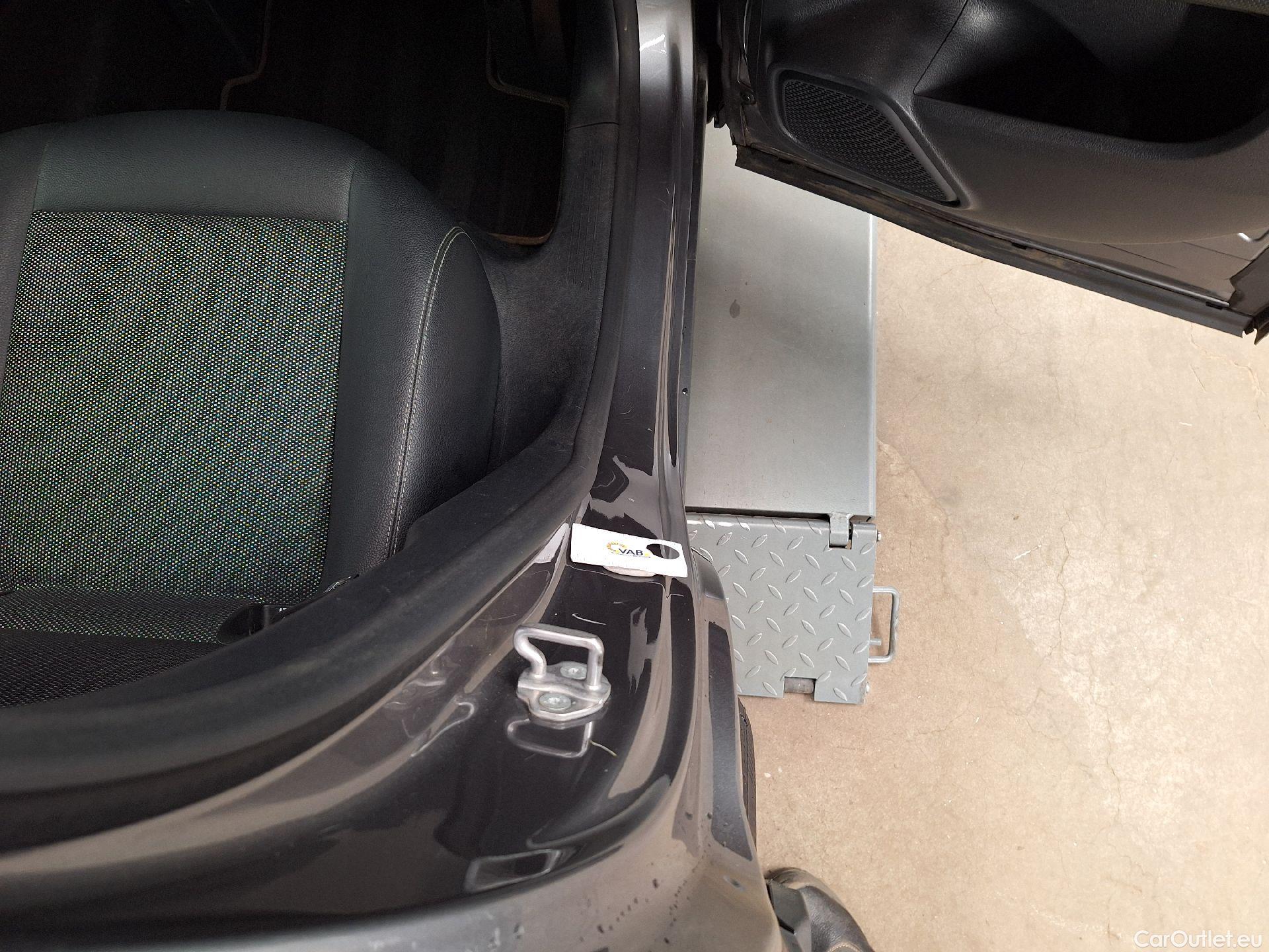  Mercedes  GLA Mercedes,  '20, Mercedes-Benz   180 d Business Solution 5d #7