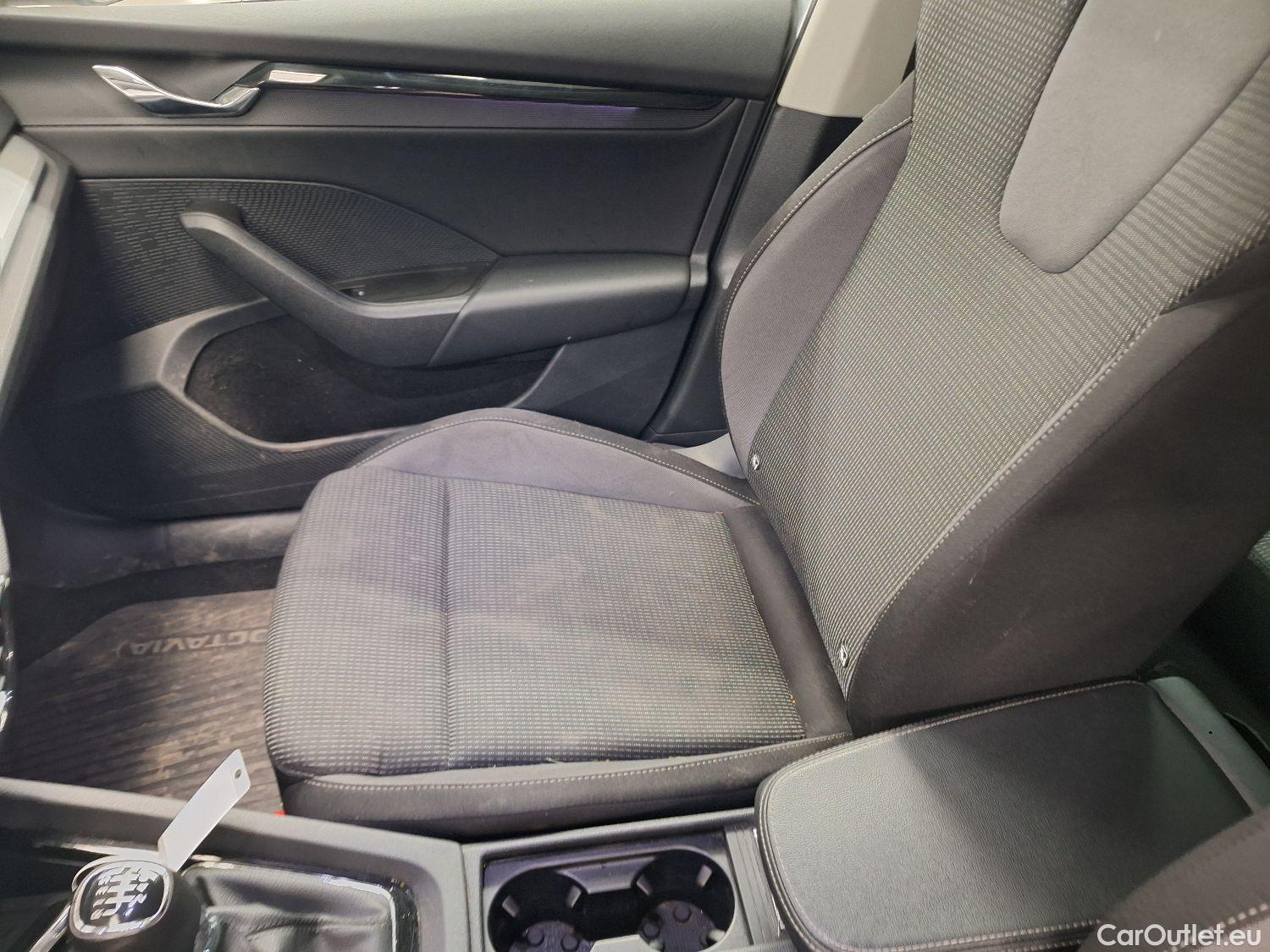  Skoda  Octavia Skoda,  Combi '20, Skoda  Combi 2.0 CRTDI 85kW Ambition 5d #63