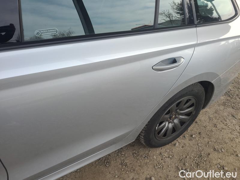  Skoda  Octavia  Combi (NX3)(2020) Oct.C.2.0TDI 110 4x4 Ambit AT #4