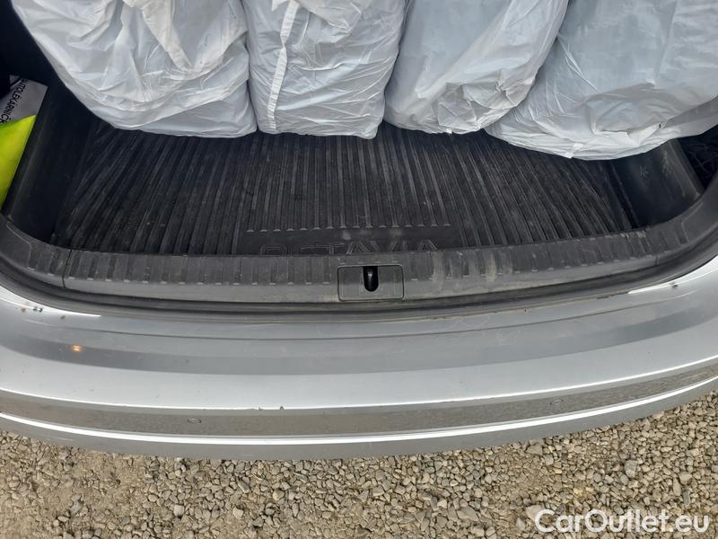  Skoda  Octavia  Combi (NX3)(2020) Oct.C.2.0TDI 110 4x4 Ambit AT #19