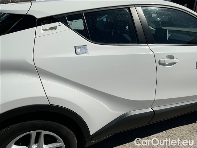  Toyota  C-HR  1.8 Hybrid 90 Comfort AT #4