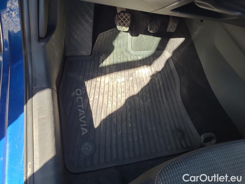  Skoda  Octavia  Combi (NX3)(2020) Oct.Combi 2.0TDI 85 Ambition #6