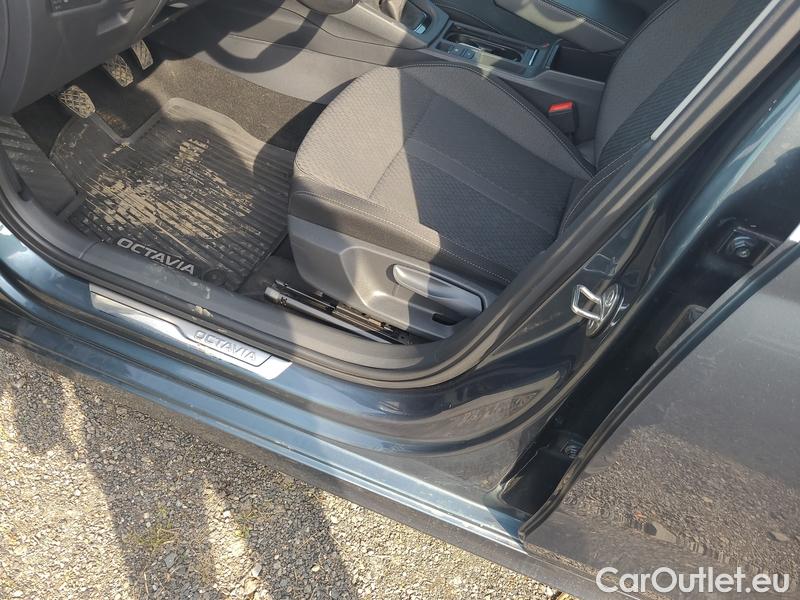  Skoda  Octavia  Combi (NX3)(2020) Oct.Combi 1.5TSI 110 Style #5