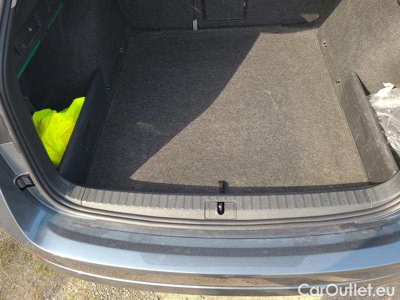  Skoda  Octavia  Combi (NX3)(2020) Oct.Combi 1.5TSI 110 Style #8