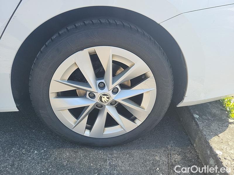  Skoda  Octavia  Combi (NX3)(2020) Oct.Combi 1.5TSI 110 Style #5