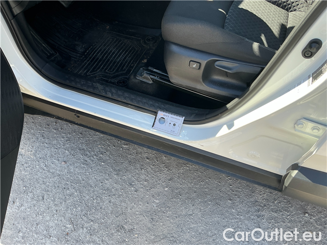  Toyota  C-HR  1.8 Hybrid 90 Comfort AT #7