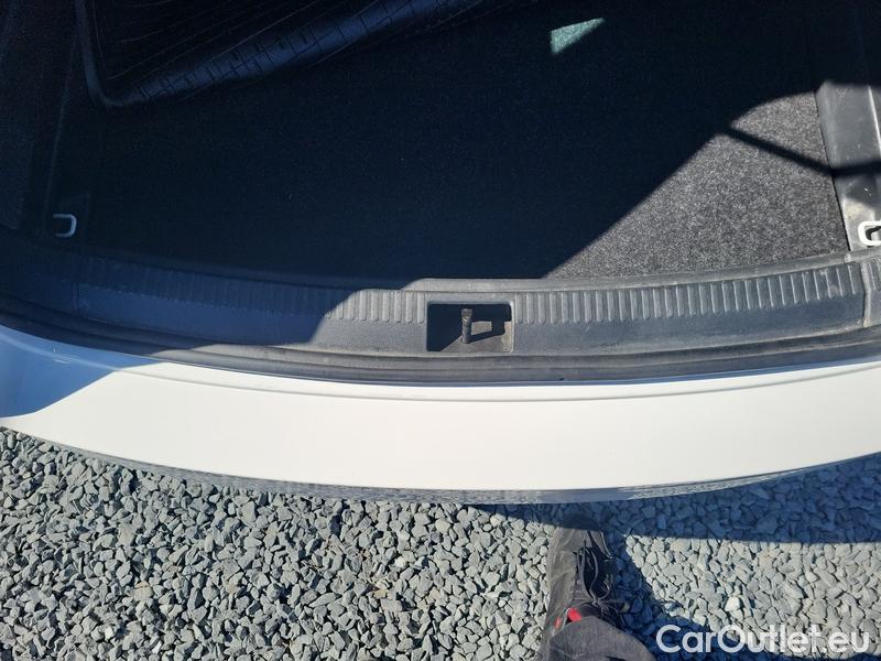  Skoda  Fabia  Combi (2015) Com.1.0TSI 70 Ambition 5d #8