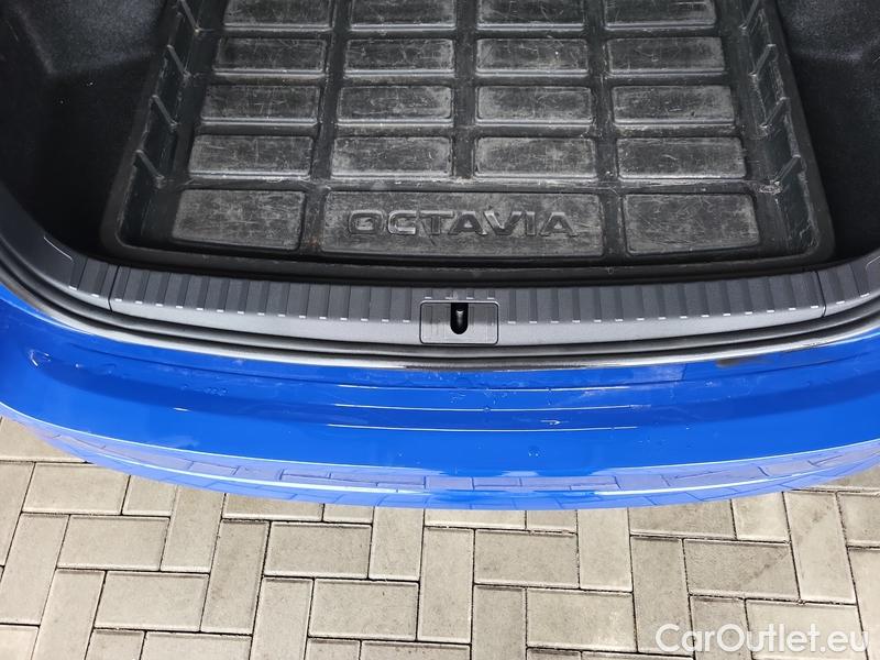  Skoda  Octavia  Combi (NX3)(2020) Oct.Combi 1.0TSI 81 Active #4