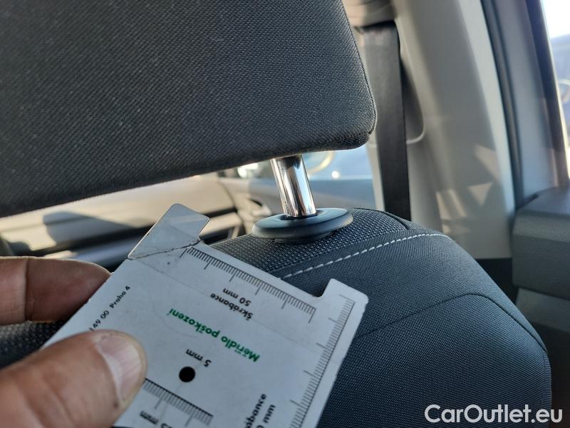  Volkswagen  Golf  VII Variant  (BV5)(2017->) Var.1.5TSI 96 Style AT 5d #7