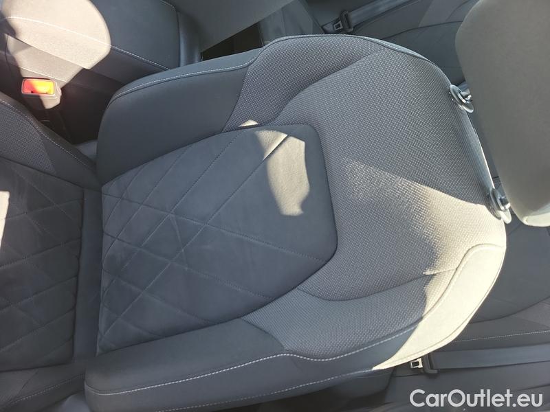  Volkswagen  Golf  VII Variant  (BV5)(2017->) Var.1.5TSI 96 Style AT 5d #5