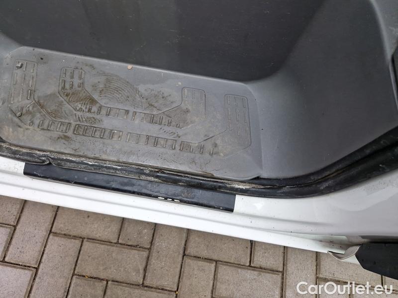  Volkswagen  Crafter  LCV (SY)  (2017-->)  30 103 stred rozvor #10