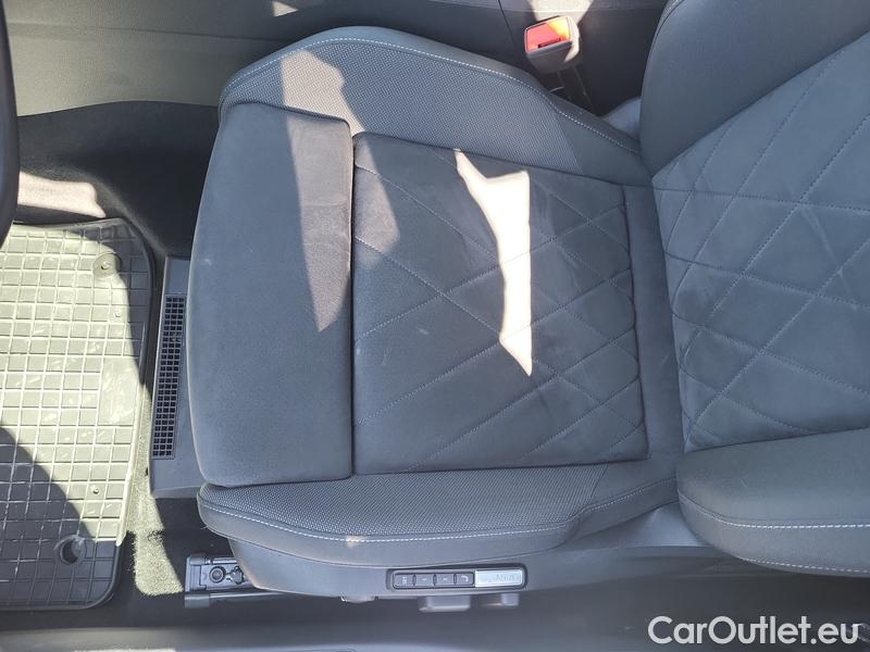  Volkswagen  Golf  VII Variant  (BV5)(2017->) Var.1.5TSI 96 Style AT 5d #4