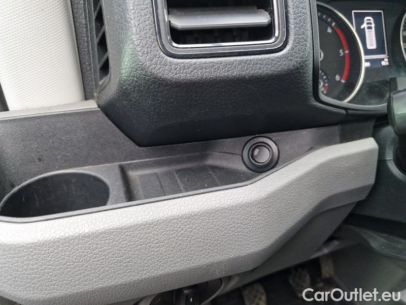  Volkswagen  Crafter  LCV (SY)  (2017-->)  30 103 stred rozvor #13