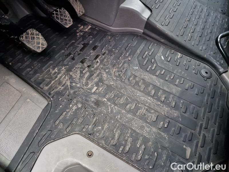  Volkswagen  Crafter  LCV (SY)  (2017-->)  30 103 stred rozvor #16