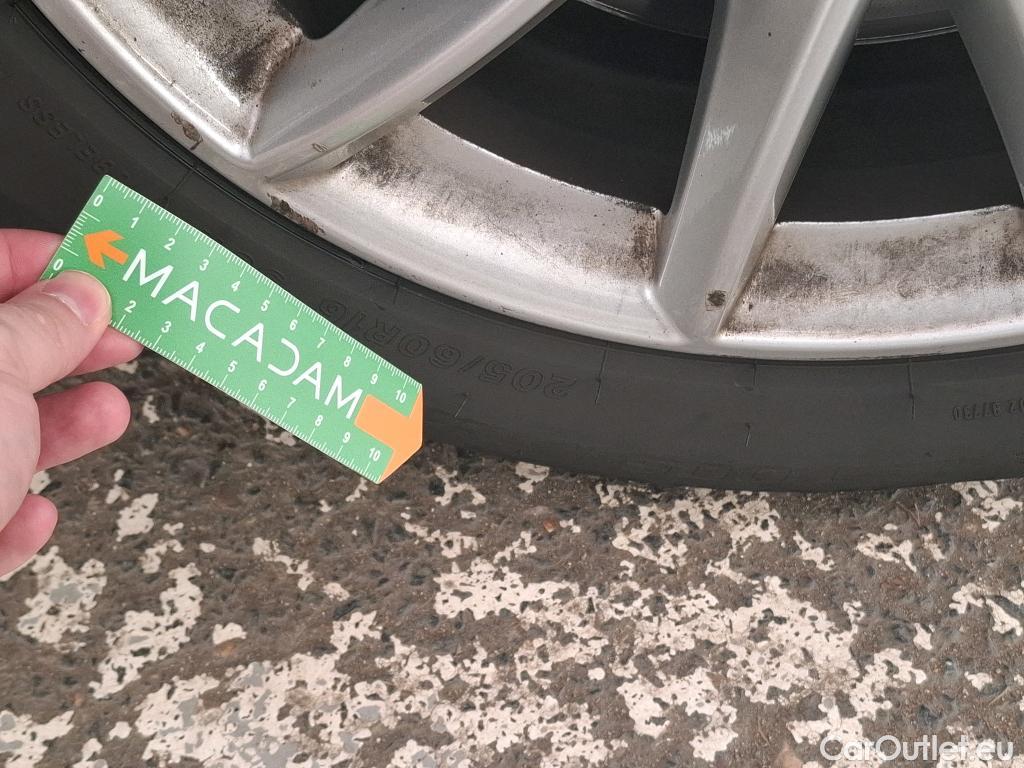  Bmw  Serie 2 Série 2 Gran Tourer 218i Lounge 1.5 140CV BVA7 E6dT #37