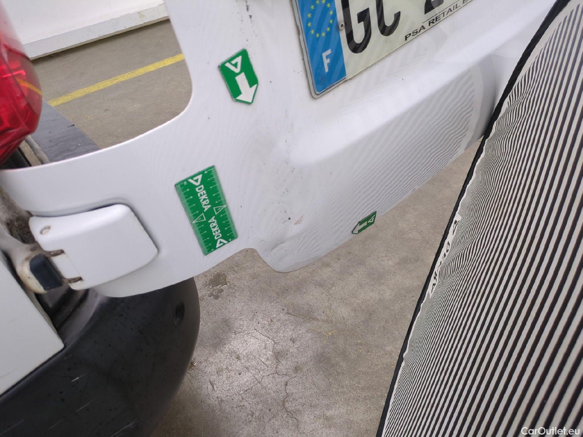  Citroen  Jumpy CITROEN  / 2016 / 4P / Fourgon tôlé XL BlueHDi 120 S&S BVM6 (340 Nm) Driver #29