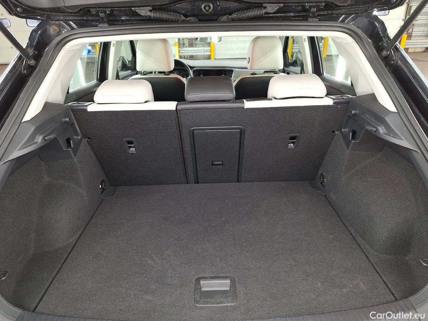  Volkswagen  T-ROC VW,  '17, Volkswagen  1.5 TSI Style DSG 5d #4