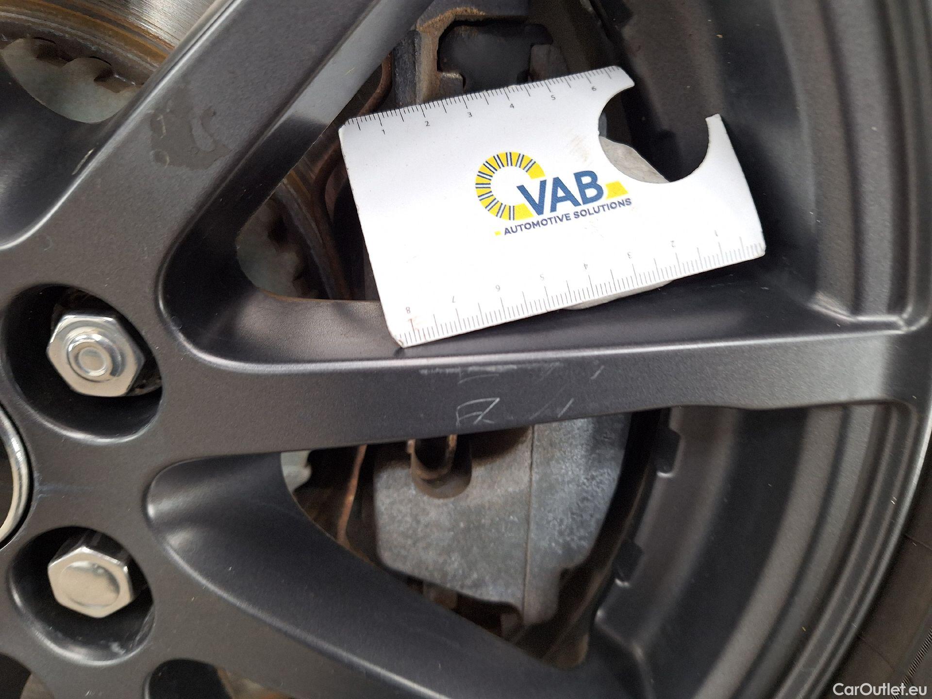  Land Rover  Range Rover Evoque Land Rover, RR.Evoque '18, Land Rover  D150 FWD Man 5d #39