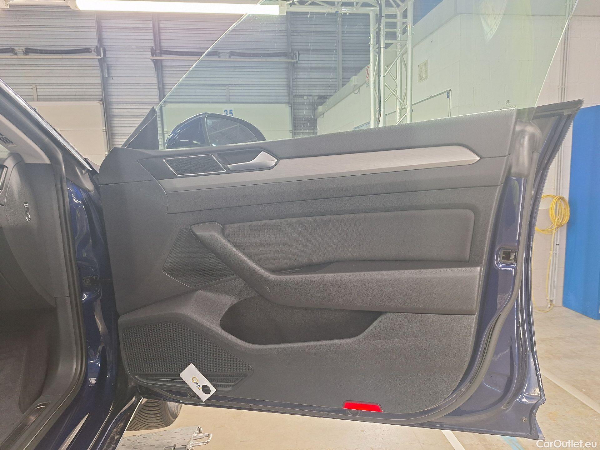  Volkswagen  Arteon VW,  '17, Volkswagen  2.0 TDI SCR 110kW 5d #65