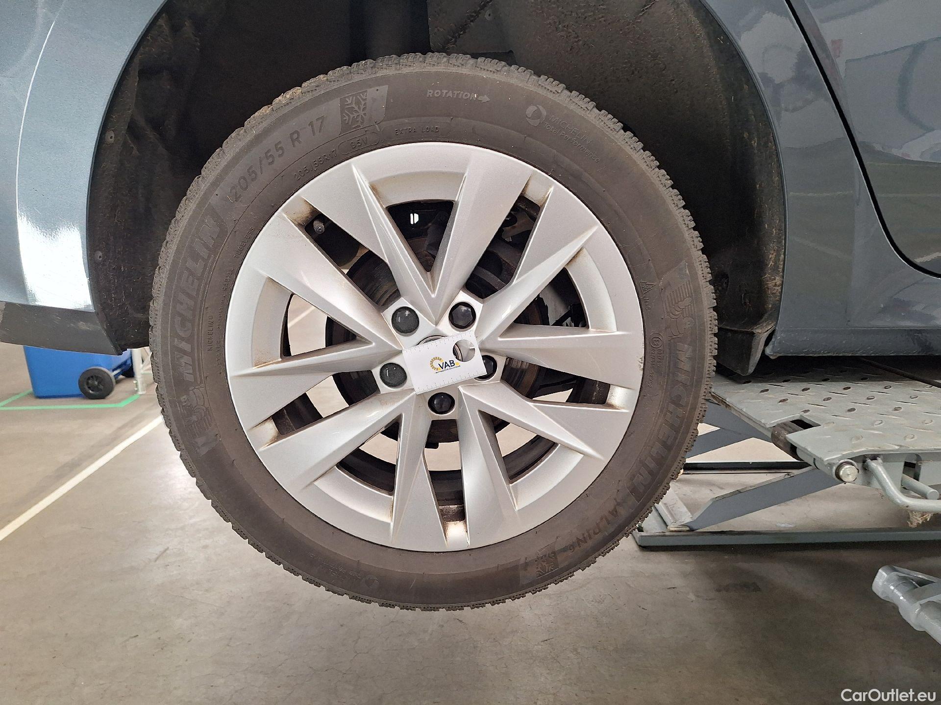  Skoda  Octavia Skoda,  Combi '20, Skoda  Combi 2.0 CRTDI 85kW DSG7 Clever 5d #44