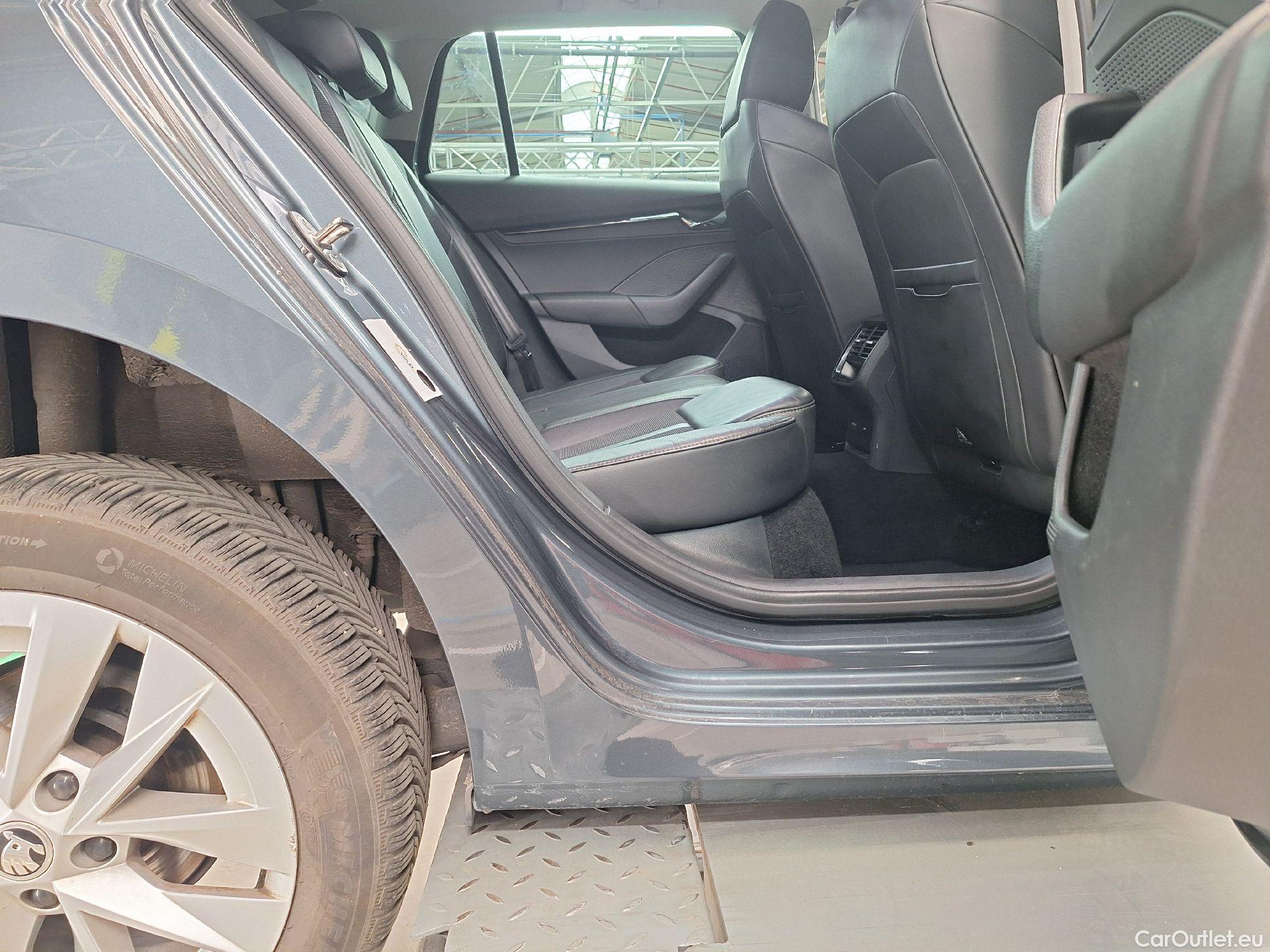  Skoda  Octavia Skoda,  Combi '20, Skoda  Combi 2.0 CRTDI 85kW DSG7 Clever 5d #51