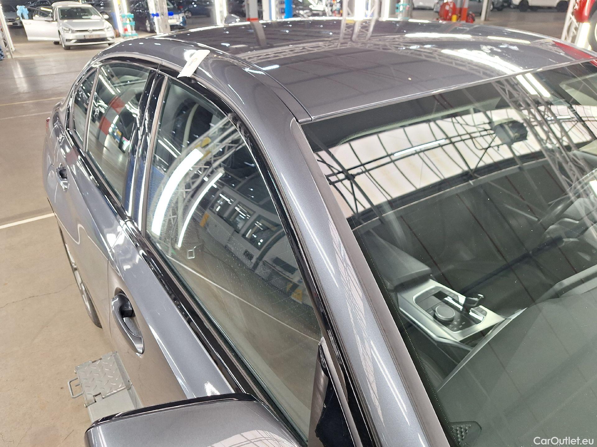  Bmw  Serie 3 BMW, 3-serie '18, BMW 3 Reeks Berline 318dA (110 kW) 4d #60