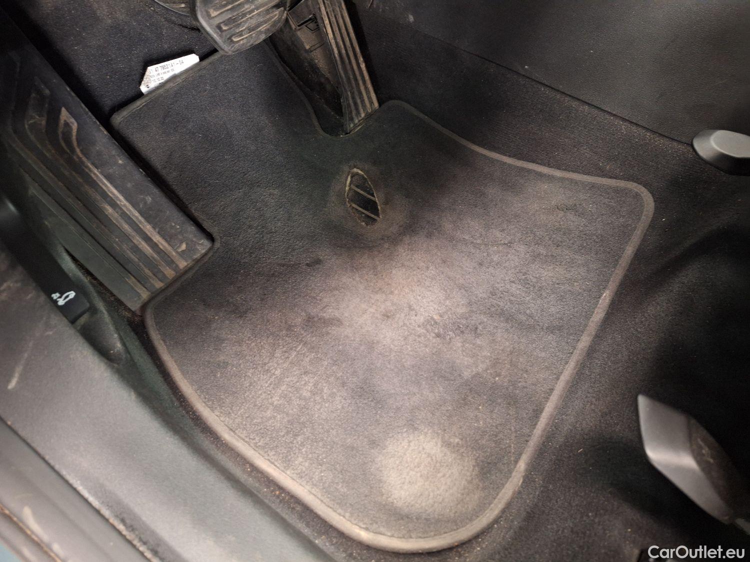  Bmw  X1 BMW,  '22, BMW  sDrive18d (100 kW) 5d #19