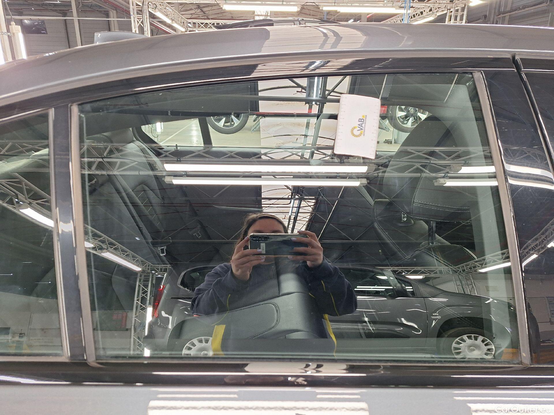  Bmw  Serie 3 BMW, 3-serie '18, BMW 3 Reeks Berline 318dA (110 kW) 4d #58