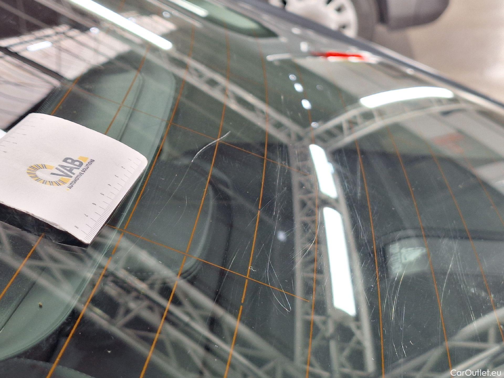  Bmw  Serie 3 BMW, 3-serie '18, BMW 3 Reeks Berline 318dA (110 kW) 4d #56