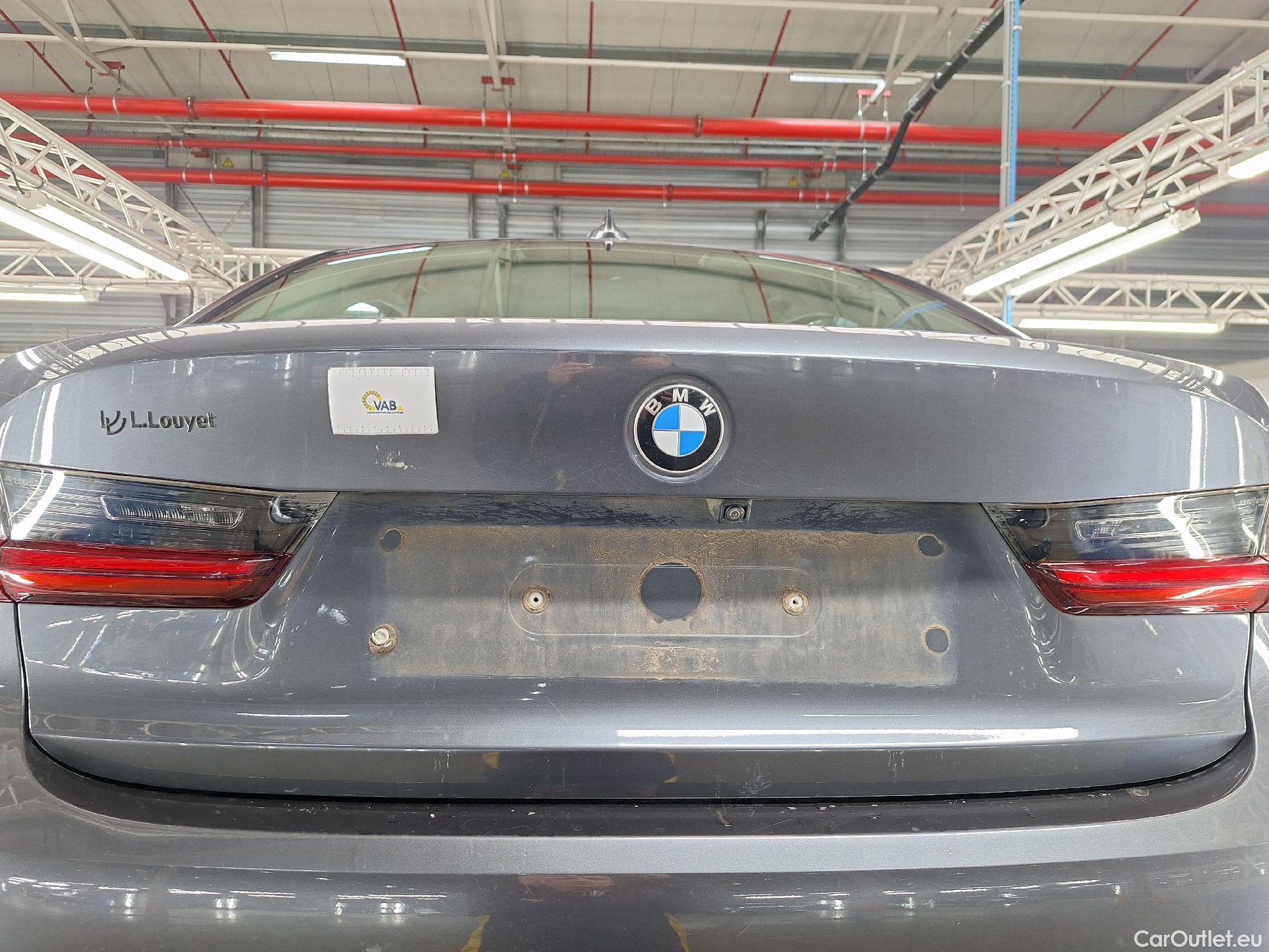  Bmw  Serie 3 BMW, 3-serie '18, BMW 3 Reeks Berline 318dA (110 kW) 4d #24