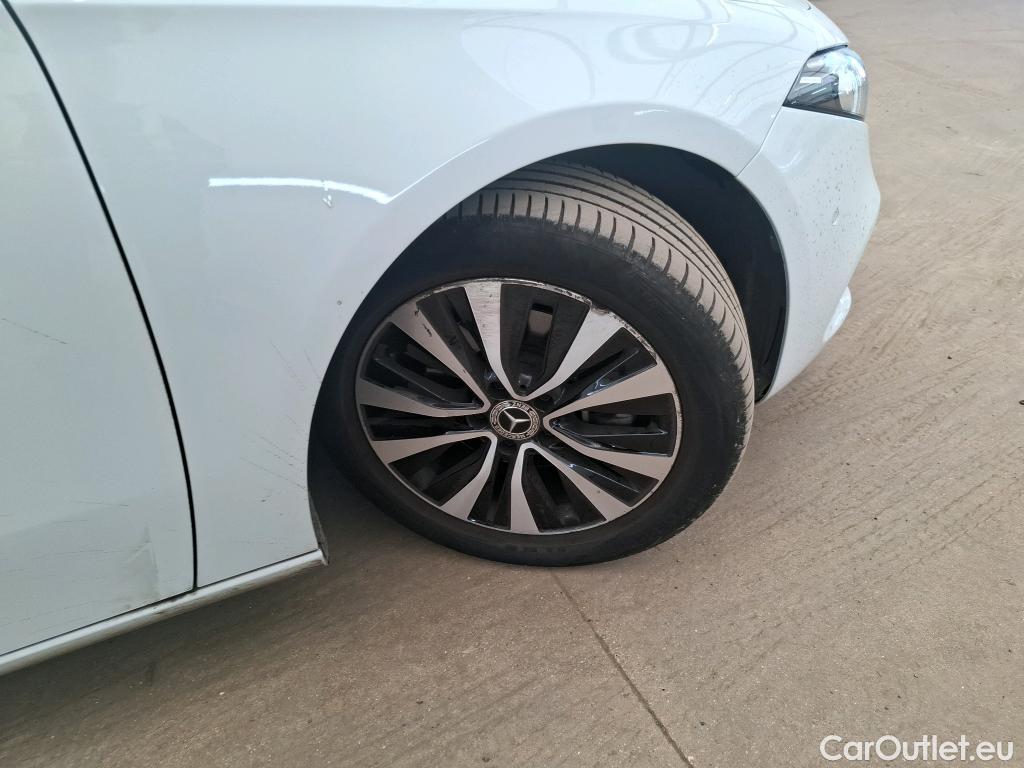  Mercedes  A-Klasse MERCEDES-BENZ Classe A Compact / 2018 / 5P / Berline A 180 d Business Line 8G-DCT #1