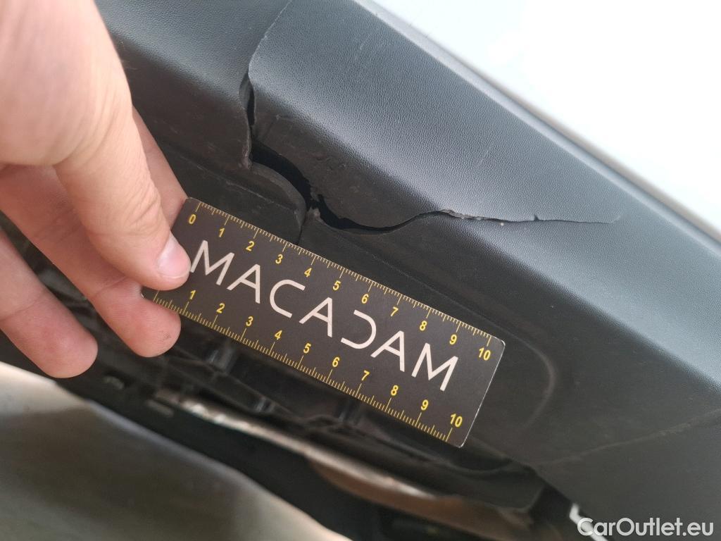  Mercedes  A-Klasse MERCEDES-BENZ Classe A Compact / 2018 / 5P / Berline A 180 d Business Line 8G-DCT #64