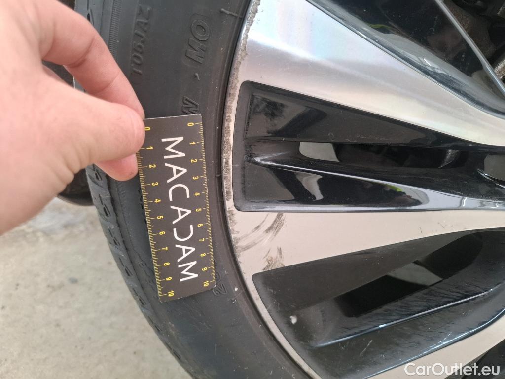  Mercedes  A-Klasse MERCEDES-BENZ Classe A Compact / 2018 / 5P / Berline A 180 d Business Line 8G-DCT #68