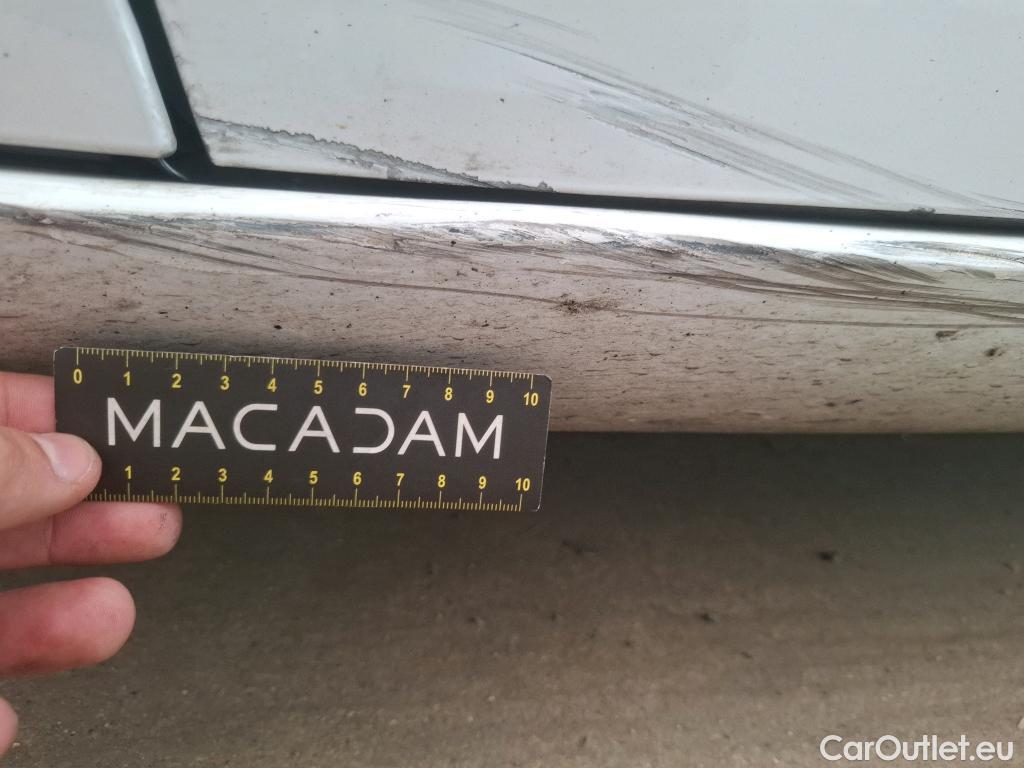  Mercedes  A-Klasse MERCEDES-BENZ Classe A Compact / 2018 / 5P / Berline A 180 d Business Line 8G-DCT #46