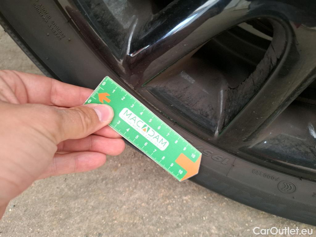  Mini  Cooper MINI Mini / 2021 / 5P / Berline One Finition Business Design 102 ch BVA7 #12