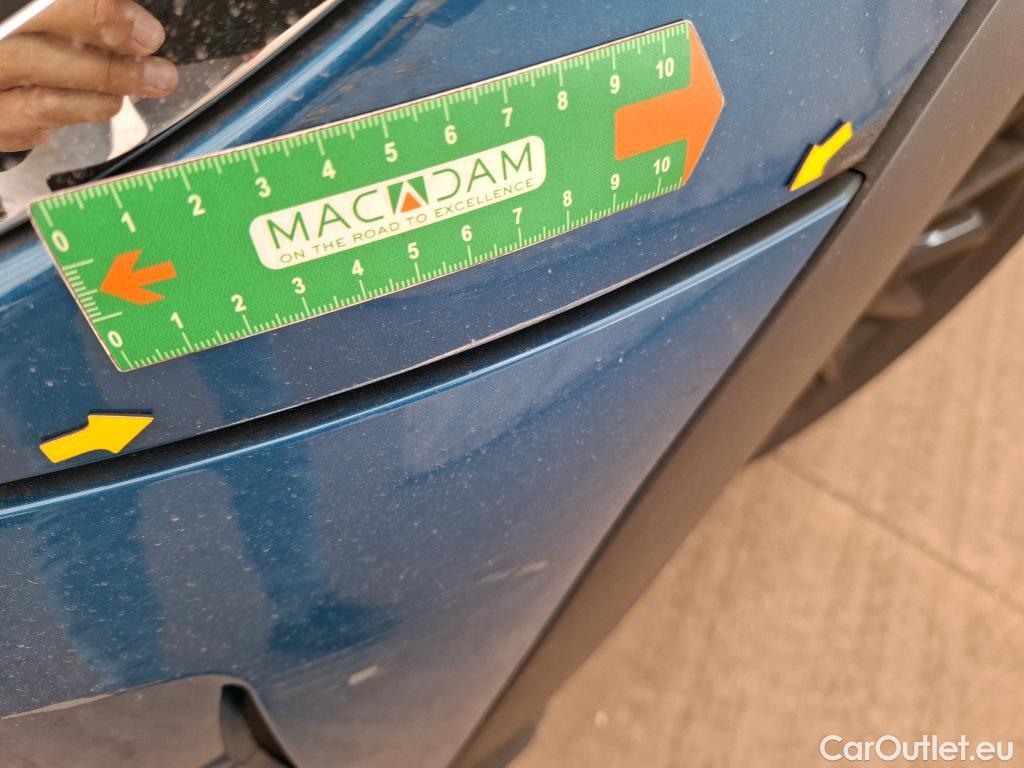  Mini  Cooper MINI Mini / 2021 / 5P / Berline One Finition Business Design 102 ch BVA7 #2