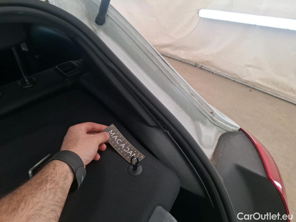  Mercedes  A-Klasse MERCEDES-BENZ Classe A Compact / 2018 / 5P / Berline A 180 d Business Line 8G-DCT #75