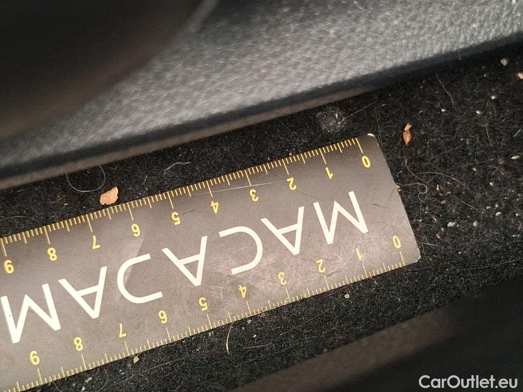  Mercedes  A-Klasse MERCEDES-BENZ Classe A Compact / 2018 / 5P / Berline A 180 d Business Line 8G-DCT #72