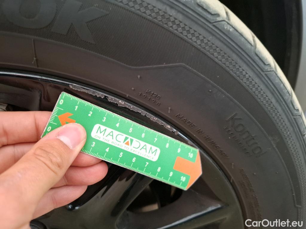  Mini  Cooper MINI Mini / 2021 / 5P / Berline One Finition Business Design 102 ch BVA7 #11