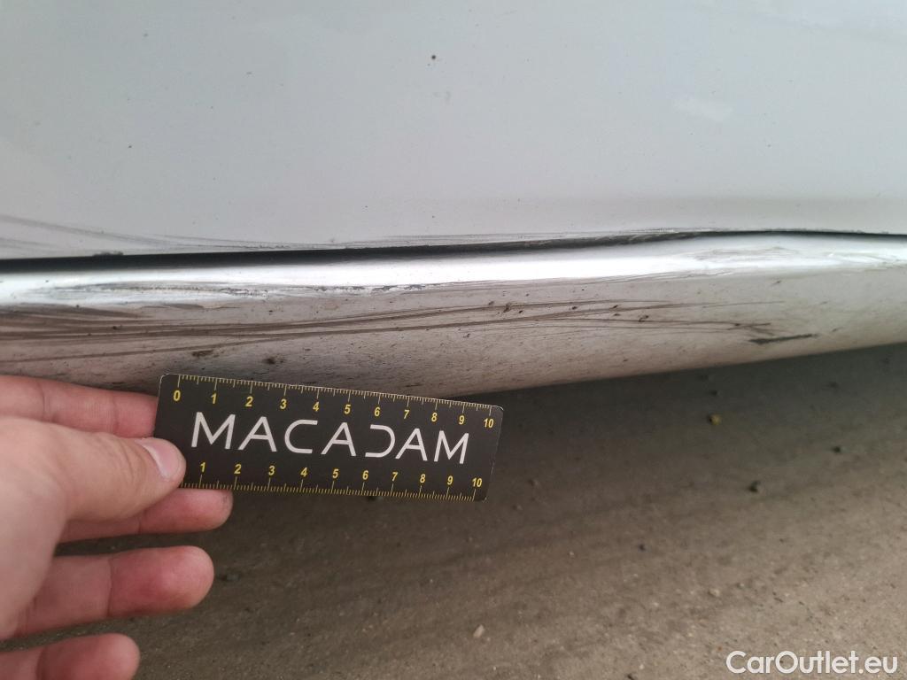  Mercedes  A-Klasse MERCEDES-BENZ Classe A Compact / 2018 / 5P / Berline A 180 d Business Line 8G-DCT #47