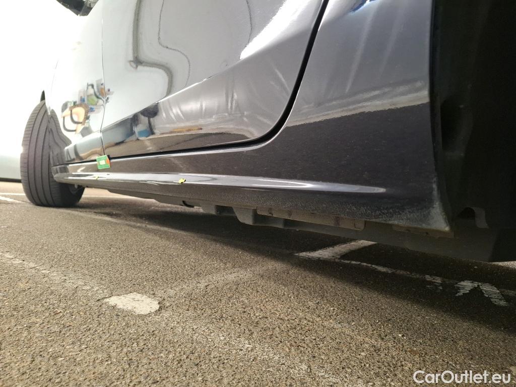  Peugeot  508 PEUGEOT  / 2018 / 5P / Berline HYBRID 225 E-EAT8 Allure Pack #3